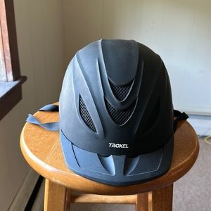 Horseback riding helmet